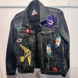 BLACK JEWEL JEANS JACKET // SIGNATURE 8 // Size S 🖤